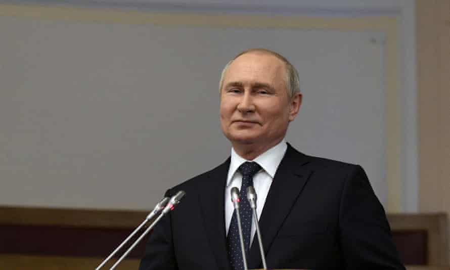 Vladimir Putin warned any countries attempting to interfere in Ukraine would be met with a “lightning-fast” response from Moscow.