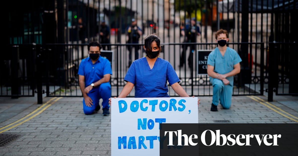 More than 1,000 UK doctors want to quit NHS over handling of pandemic