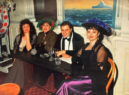 Titanic Theatre Restaurant cast