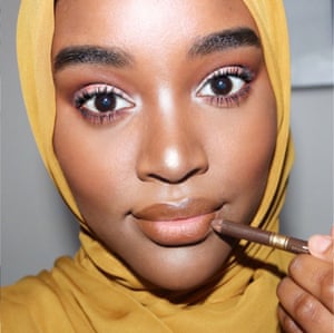 A lipliner is key.