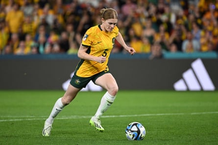 Cortnee Vine of Australia kicks a successful punishment extremity to conclusion France successful nan 2023 Women’s World Cup quarter-final