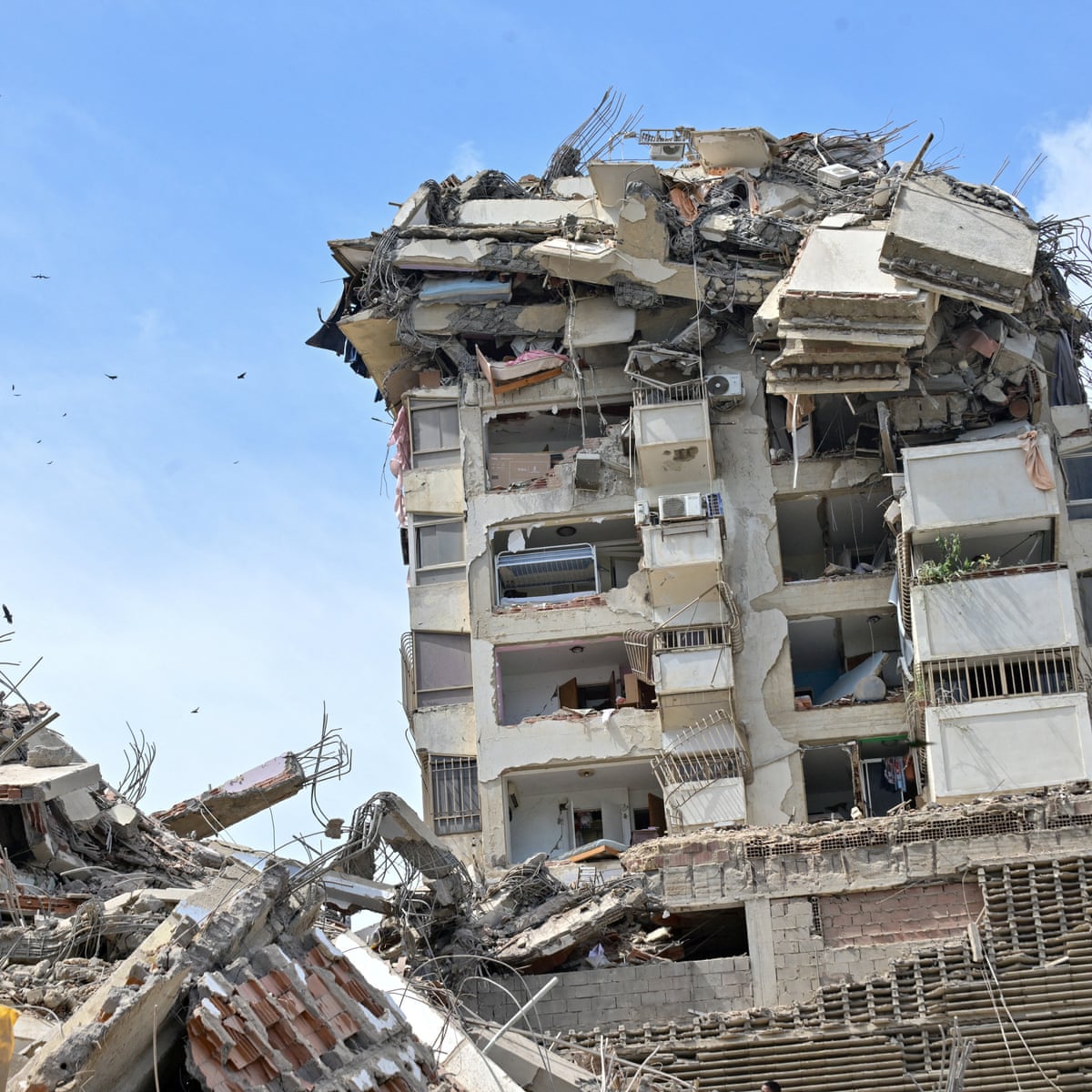 Rescue teams race to Venezuela amid fears thousands killed ...