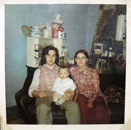 Kirsty Mackay pictured with her parents in Maryhill, 1971.
