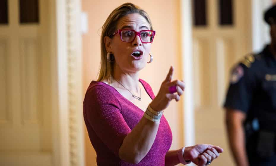 La senadora Kyrsten Sinema de Arizona ha dicho que se opone a eliminar la convención obstruccionista del Senado.