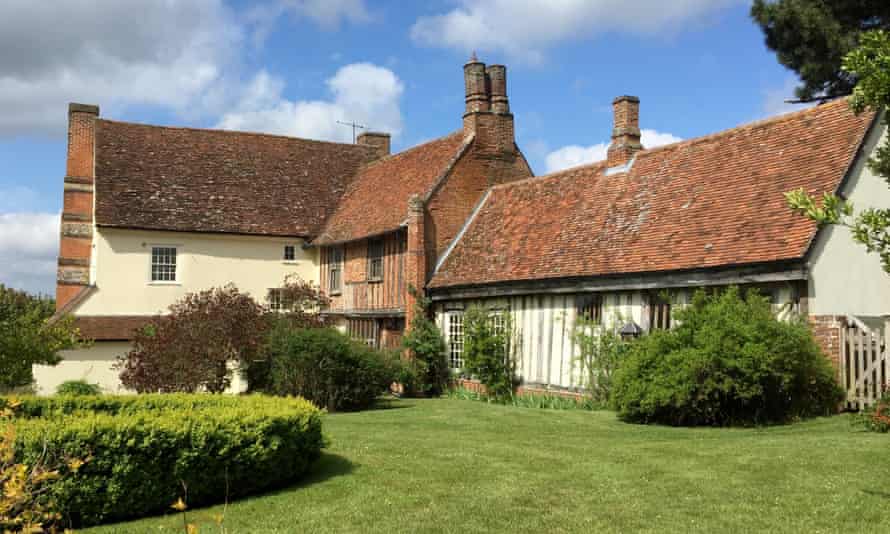 Photograph of Benton End from another angle, showing it to be an L shape