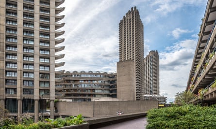 The Void เป็นส่วนหนึ่งของ Cromwell Tower ในคฤหาสน์ Barbican ในกรุงลอนดอน