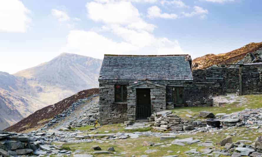 ‘We felt like Vikings’: readers’ top UK winter cabin and glamping stays 3 Dubs Hut bothy near Honister Pass