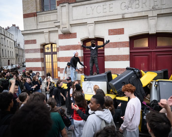 French students and police clash as school blockades turn violent
