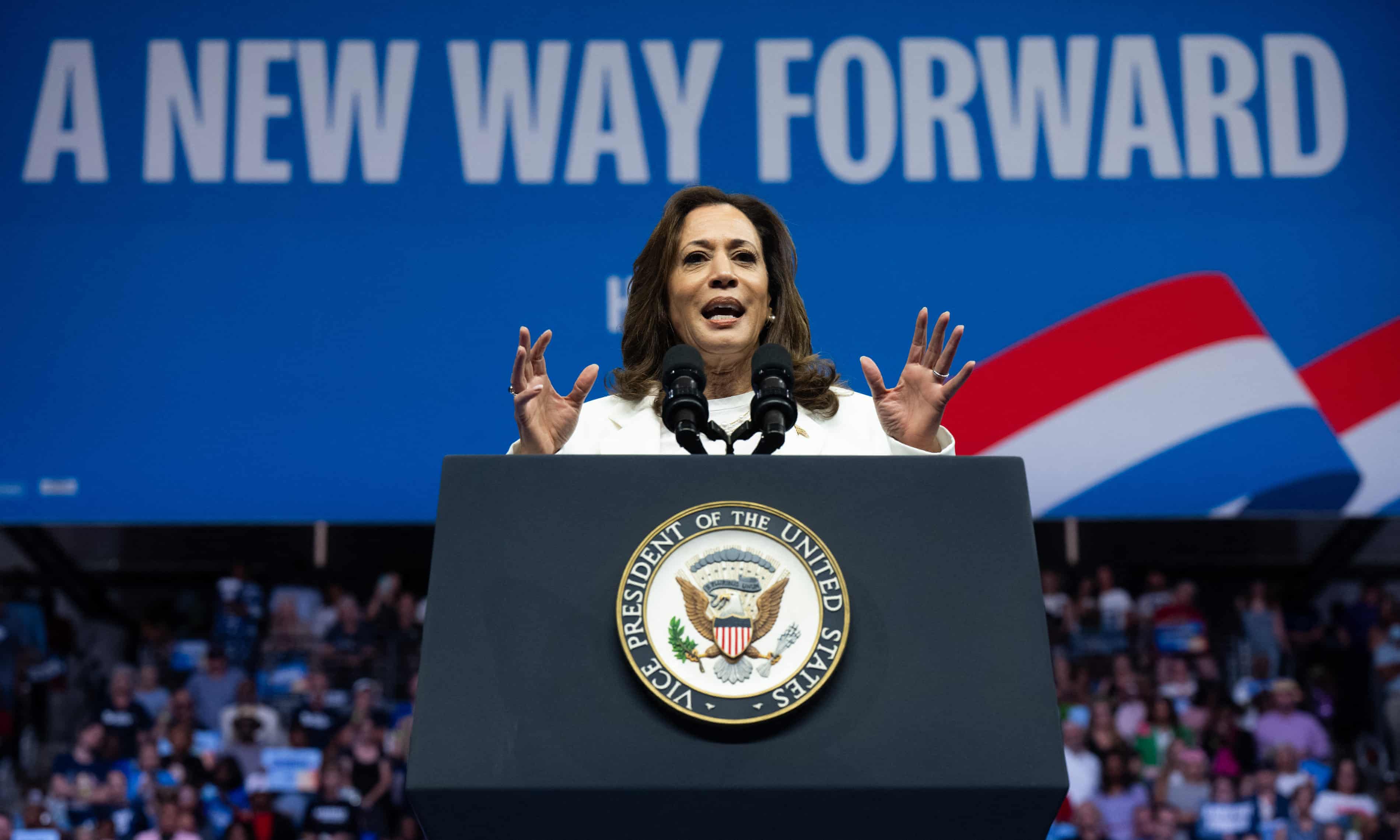 Harris campaign launches abortion-focused bus tour as polls show momentum against Trump (theguardian.com)