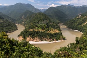 The dam reduces the river’s speed, which also reduces the water’s ability to hold sediment resulting in sand being deposited on the inside track of river bends.