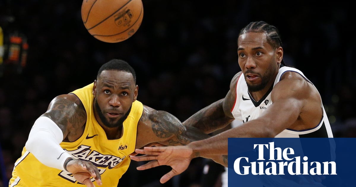 Lakers Lebron James Aggravates Groin Injury In Christmas Loss To
