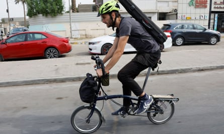Dan Hodd, who left Spain to travel to Cop27 in Sharm el-Sheikh without flying, passes through Baghdad, Iraq on October 26.