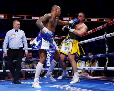 Fabio Warley punches Joseph Parker