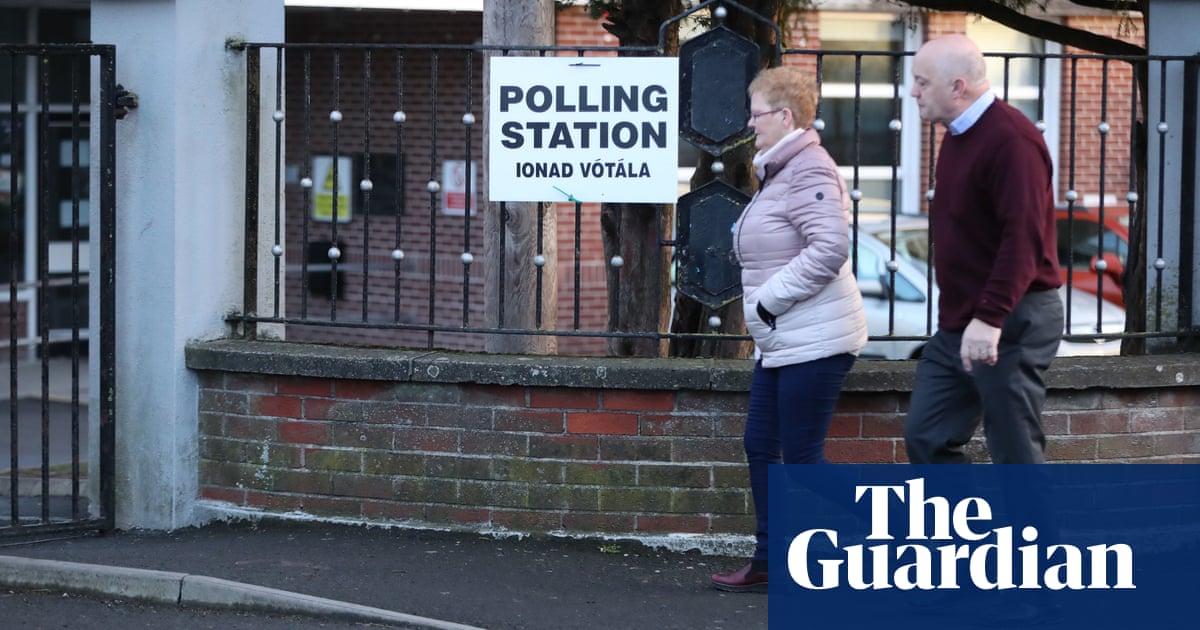 Ireland election: polls open with Sinn Féin poised to play key role