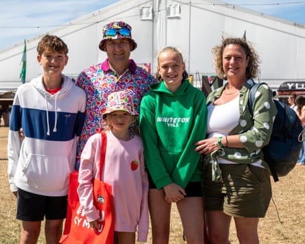 Elliw 48, James 48, Rhydion 13, Catrin 12, Lleuci 9.
