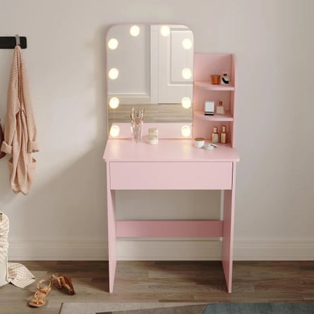 Salmah dressing table with mirror