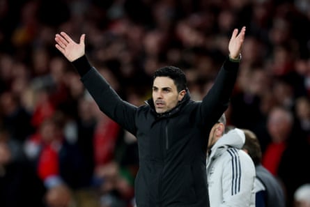 Mikel Arteta waves his arms