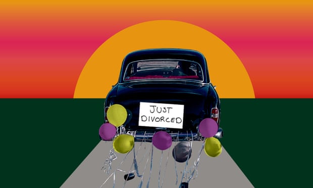 A car with a ‘Just Divorced’ sign on the back drives off into the sunset