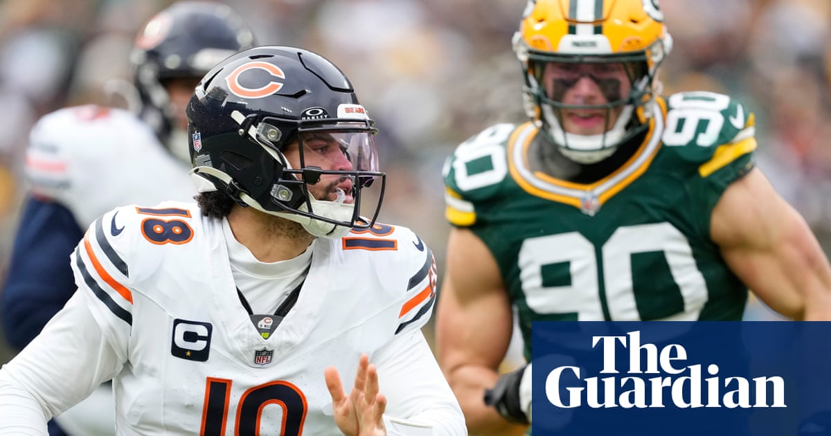 NFL playoff race: sepia-toned Bears v Packers rivalry takes center stage