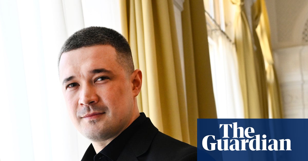 Zelensky-Umbildung löst Proteste aus; Übergangsverleidigungsminister ernannt