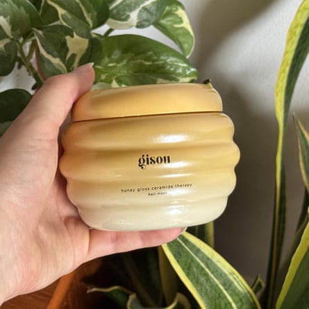 A pot of Gisou Honey Gloss Ceramide Therapy Hair Mask 230ml