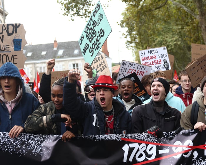Protests begin across France, with shops, businesses and tourist sites closed – Europe live