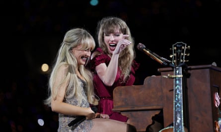 Taylor Swift with Sabrina Carpenter in Sydney, 23 February 2024.