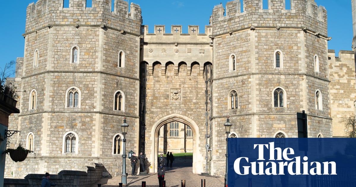 Man caught with crossbow at Windsor Castle admits trying to harm Queen