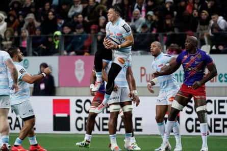 Henry Arundell of Racing 92 gathers a high ball