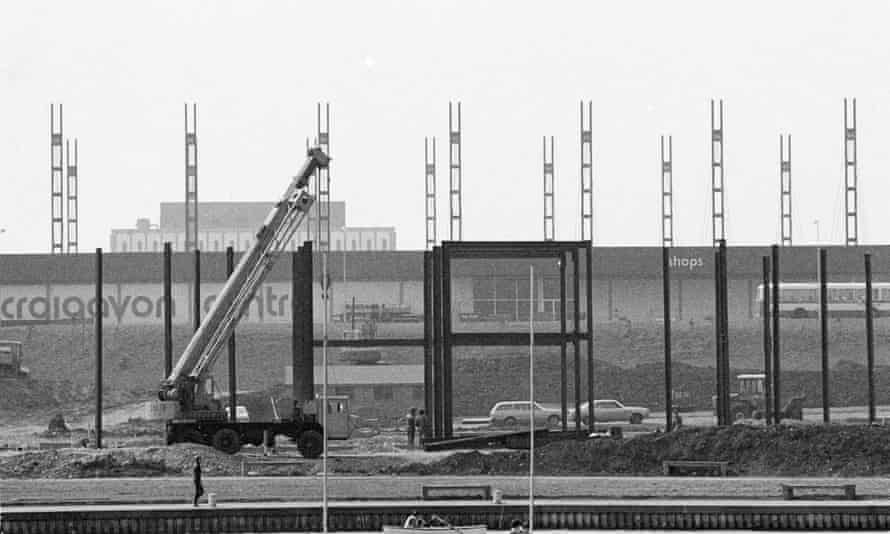 Dans les années 1970, le centre commercial Craigavon a été construit.