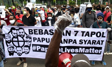Papuan students hold a protest in Jakarta on 15 June demanding the government free seven Papuan activists who took part in anti-racism rallies.