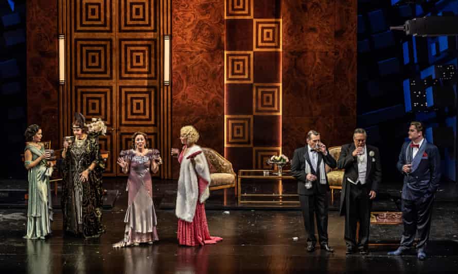 Cast of ‘Dinner at Eight’ by Bolcom Wexford Festival Opera Photo credit: © CLIVE BARDA/ArenaPAL;