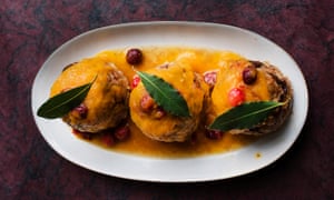 Polpetonne puddings with guanciale and prunes.