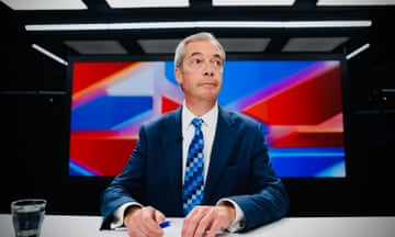 Nigel Farage presenting his show on GB News