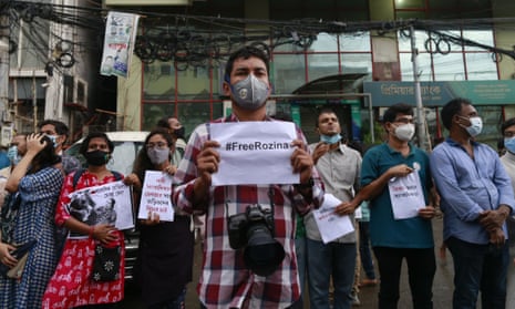 Friends and colleagues of Rozina Islam at a protest in Dhaka demanding her release.