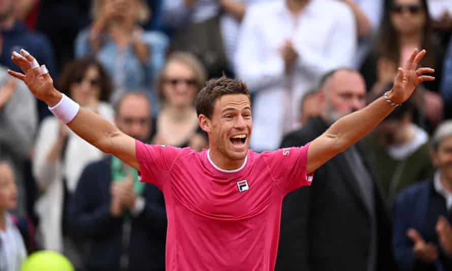 Diego Schwartzman celebrates victory.