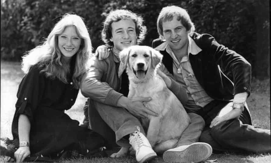 Stahl, centre, nether  the sanction  Christopher Wenner, archetypal  recovered  fame erstwhile   helium  presented Blue Peter, with Lesley Judd and Simon Groom, successful  the 1970s.