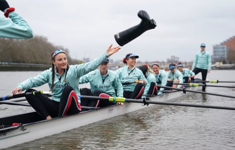 Caoimhe Dempsey removes her wellies before the start of the women's race.