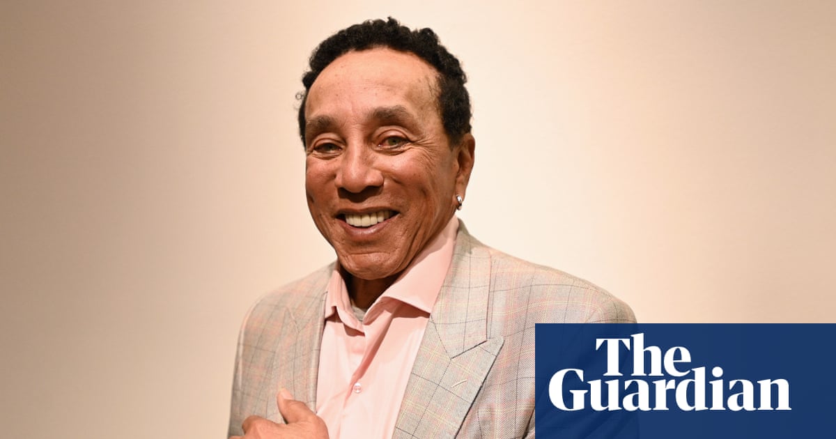 Male and female former employees of Smokey Robinson accuse him of sexual assault