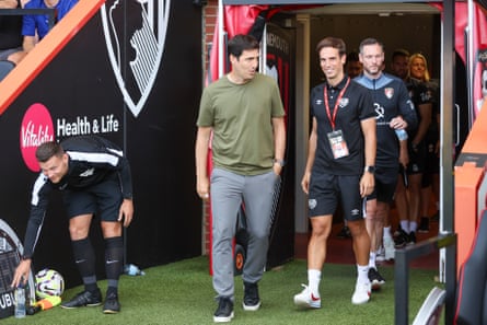 Andoni Iraola of Bournemouth and Iñigo Pérez of Rayo Vallecano