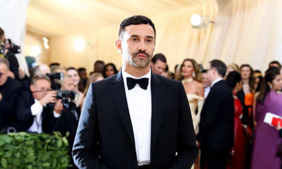 Riccardo Tisci combined chicness with sex appeal in his London fashion week debut for Burberry.