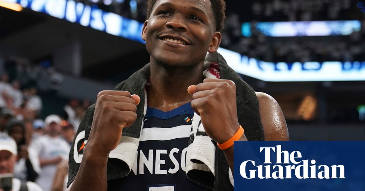 Julius Randle stars as Timberwolves oust Curry-less Warriors from playoffs