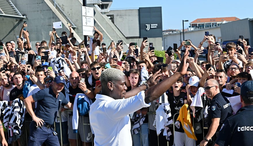 Juve-Fans Begrüßen Paul Pogba Zurück In Turin.