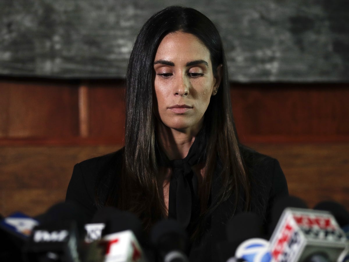 Broadcaster Says Nba Coach Luke Walton Laughed At Her During