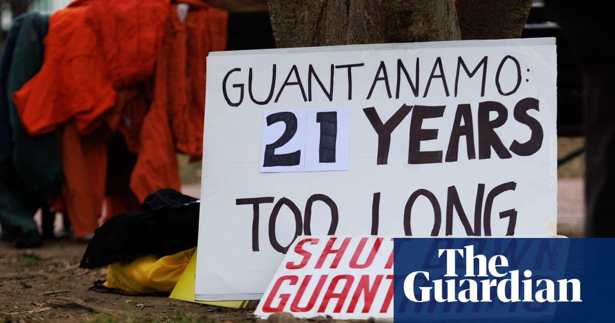 Guantnamo Bay sends two inmates to Pakistan after 20 years