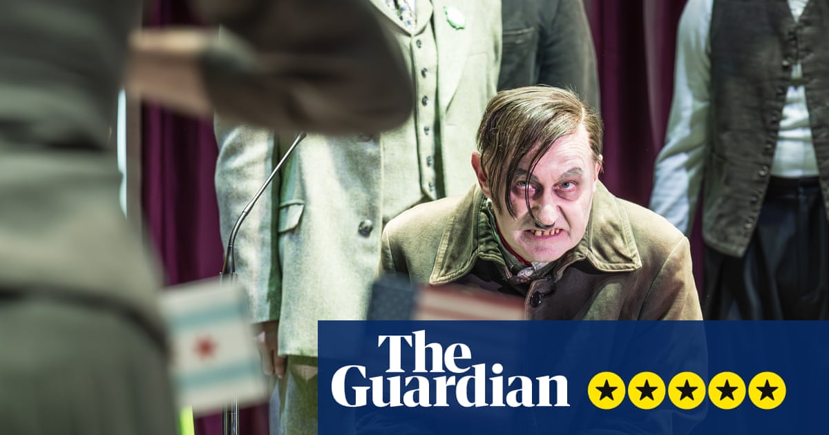 The Resistible Rise of Arturo Ui review – Mark Gatiss terrifies as Brecht’s fascistic cauliflower racketeer