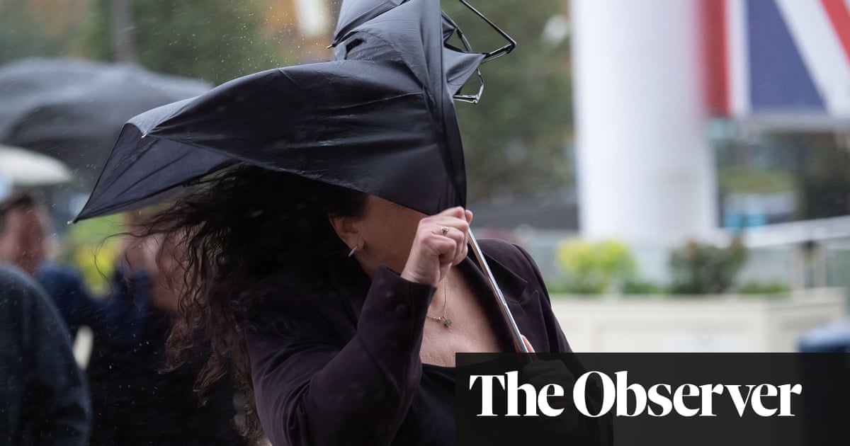 Storm Bert: thousands without power as UK is lashed with 70mph gusts