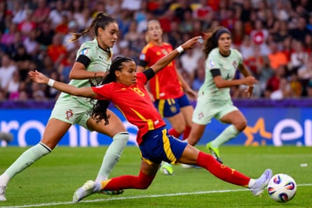 Vicky López scores Spain’s second goal against Portugal at Euro 2025.