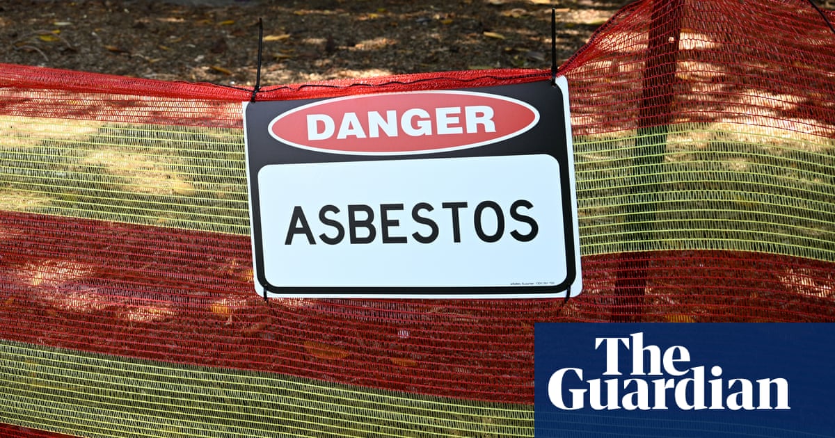 Queensland school among 25 entities supplied with mulch that could be contaminated with friable asbestos | Queensland