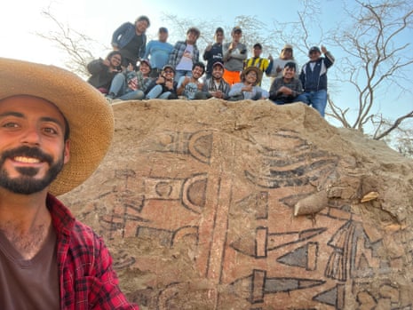Swiss archaeologist Sâm Ghavami with his team of Peruvian students at the Huaca Pintada in northern Peru.